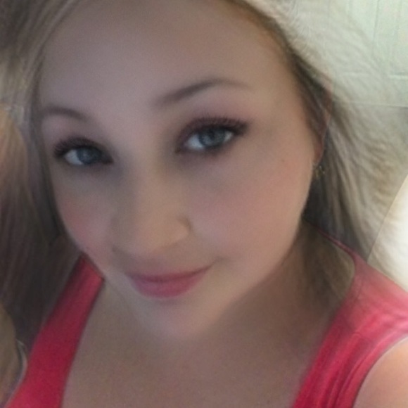 Meet your Posher, Chrissy - Picture 1 of 1